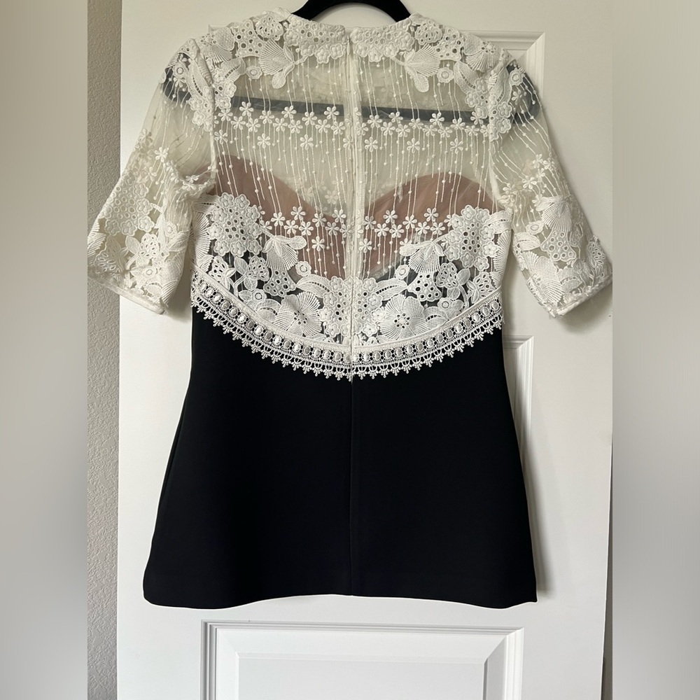 Self-Portrait Black and White Lace Tunic - Picture 4 of 5